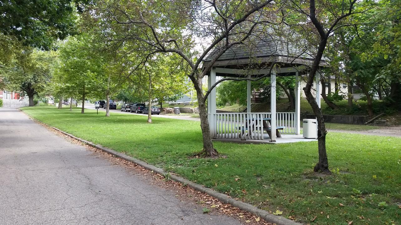 1551 Sturm Ave Apartment Indianapolis Exterior photo